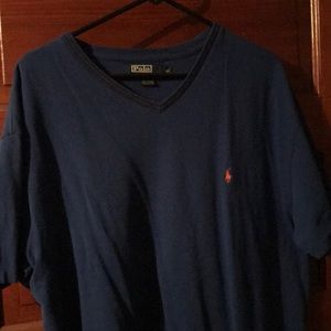 Men’s Polo piqué v neck shirt.